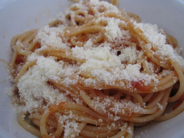 File:Spaghetti-Vegetarian-Cheese-Tomato-Sauce.jpg