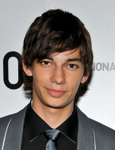 File:Premiere+Adoration+Arrivals+TIFF+2008+m 9aryN-k96l.jpg