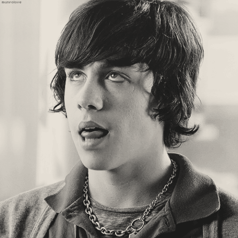 File:Tumblr m0lhenJQs61qd0tcho1 r1 500.gif