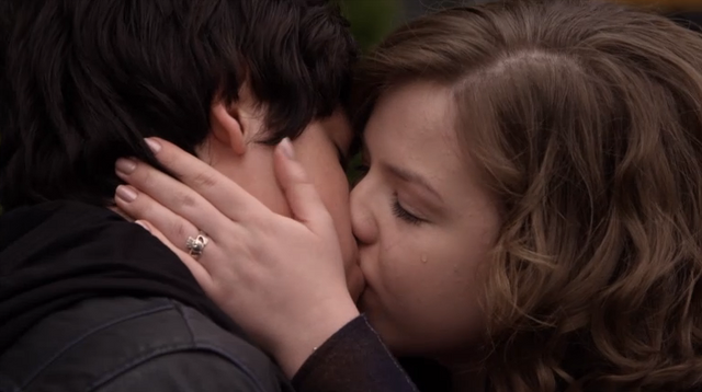 File:Eclare kiss.png