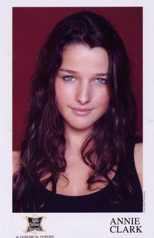 File:Annie-Clark-degrassi-8995111-391-604.jpg