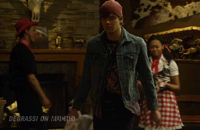 File:Degrassi-lookbook-1108-kc.jpg