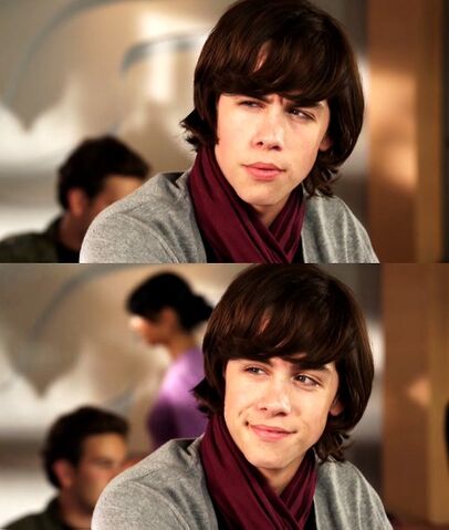 File:Love the scarf eli.jpg