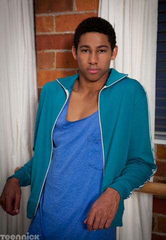 File:Dance-academy-ollie-keiynan-lonsdale-1.jpg