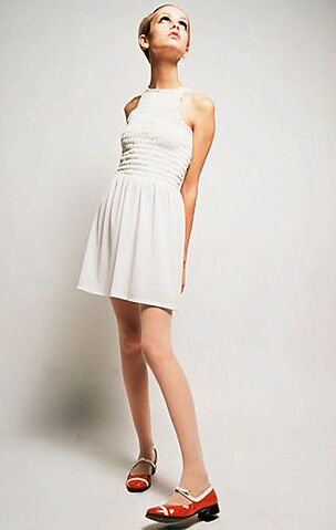 File:TwiggyDM 468x737.jpg.jpeg