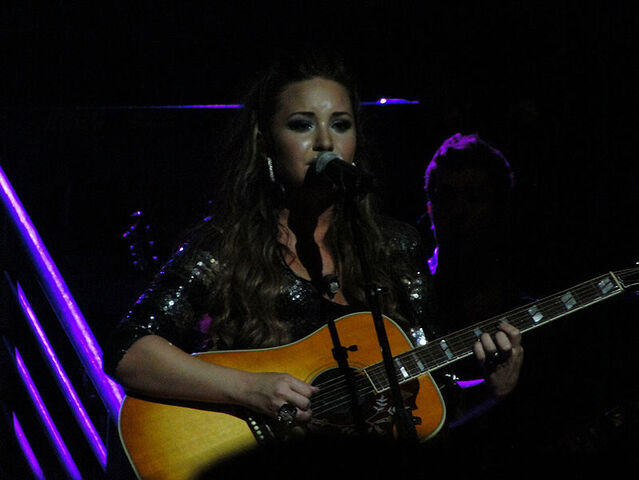 File:799px-Catch Me Demi Lovato.jpg