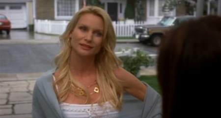 File:5x19 - Edie warns Susan.jpg