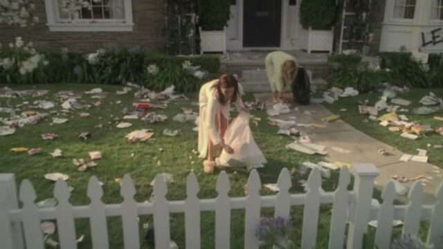 File:Susan Angie garbage.jpg