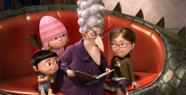 File:Reading to girls.jpg