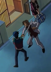 Heiji golpea a Tsuyoshi