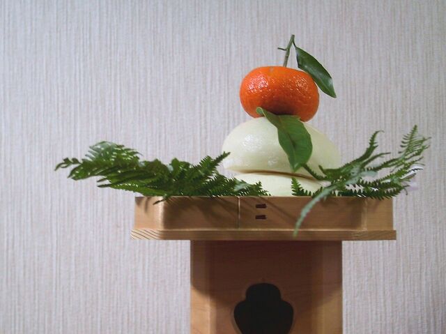 Datei:Kagami Mochi.jpg