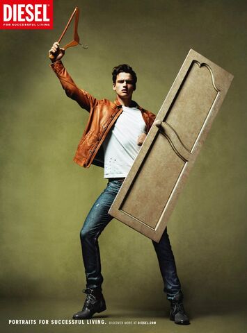 File:SS12-campaign-closet.jpg