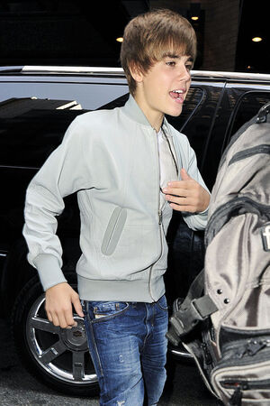 Justin-Bieber-G-Star-Cruiser-Jacket-nylon-grey