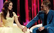Katniss-peeta-capitol-interview.jpg