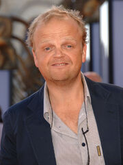 Cast01.jpg