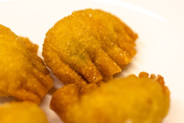 File:Fried Shrimp Dumplings 1.jpg