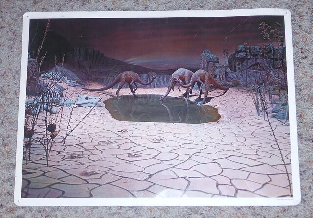 File:Primeval World Struthiomimus card front.jpg