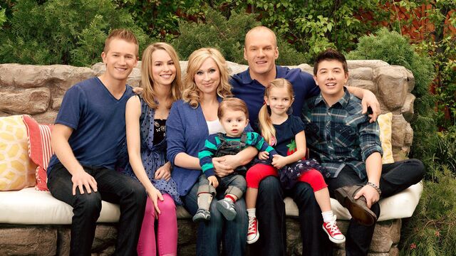 File:Goodluckcharlieseason4.jpg