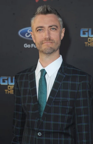 File:Sean Gunn.png