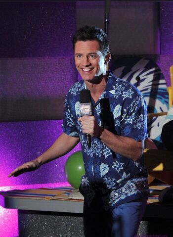 File:SHAKEITUP Y1 021 014.jpg