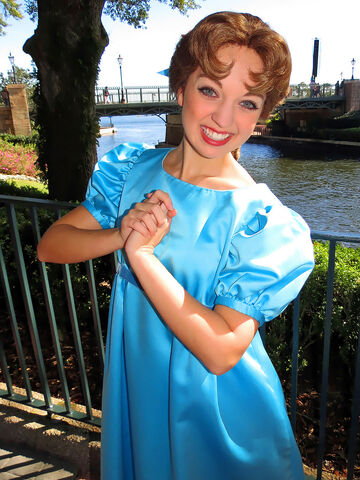 File:Wendy at Epcot.jpg