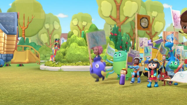 File:Parade of toys.jpg