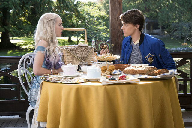 File:Descendants 2 photography 9.jpg