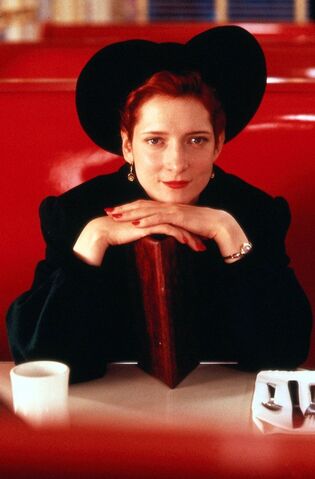 File:Glenne-Headly.jpg