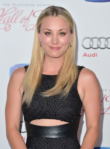 File:Kaley-Cuoco - Hall-of-Fame-Induction-Gala-2013-13.jpg