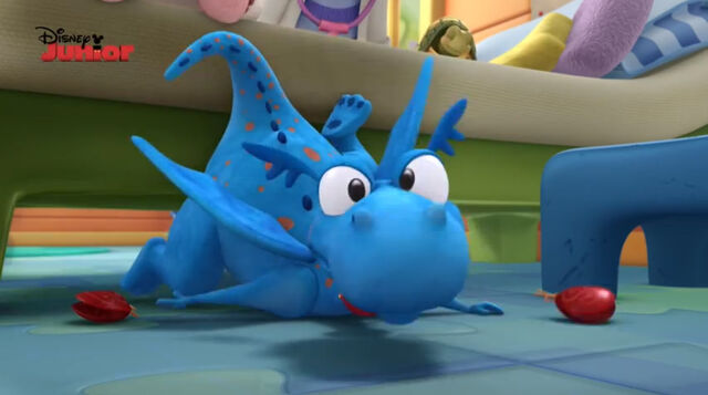 File:Stuffy on the floor.jpg