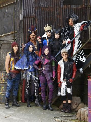 File:635646919229445850-DESCENDANTS-DISNEY04.jpg
