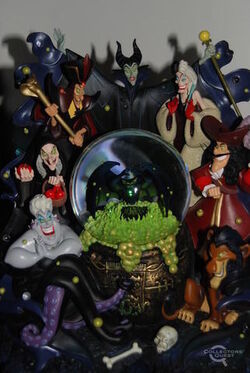 Villains-snowglobe-17985.jpg