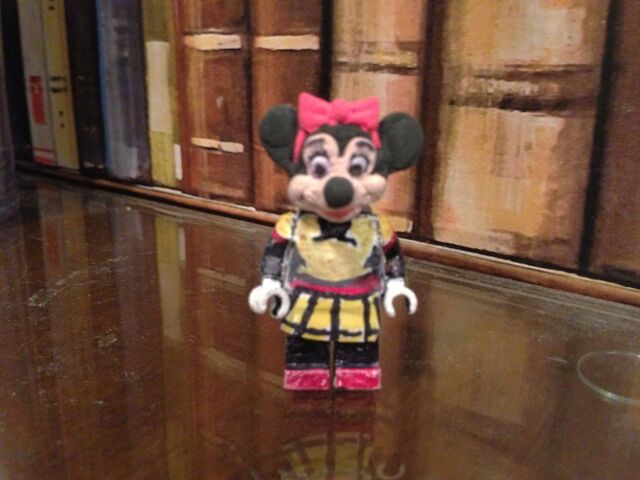 File:Lego Minnie Mouse.jpg
