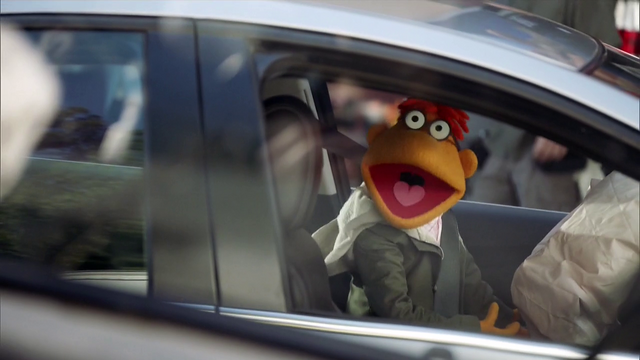 File:TheMuppets-S01E05-ScooterAirbag.png