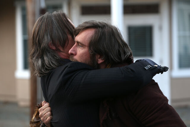 File:Rumple holding his father.jpg