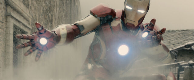 File:IronManRepulsors-AOU.jpg