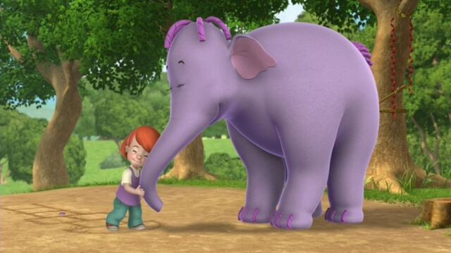 File:Darby Gives Mama Heffalump a Hug.jpg