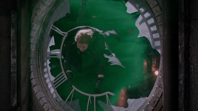 File:Once Upon a Time - 5x11 - Swan Song - Zelena Flying Away.jpg