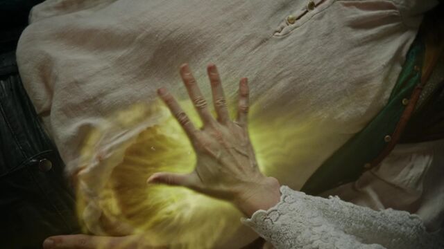 File:Once Upon a Time - 5x02 - The Price - Healing Robin again.jpg