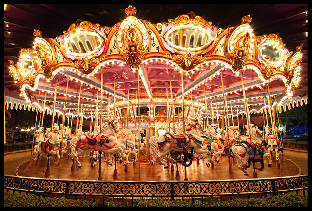 File:King-Arthurs-Carrousel-Night.jpg