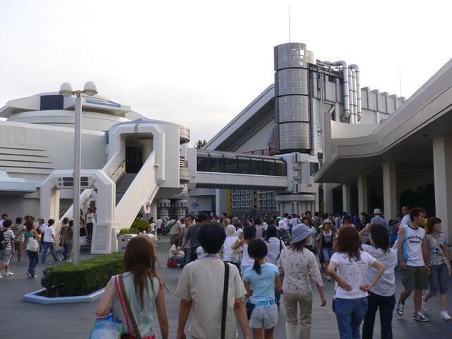 File:Tomorrowland TDL.jpg