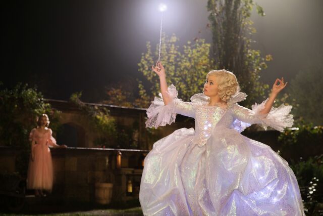File:Cinderella 2015 32.jpg