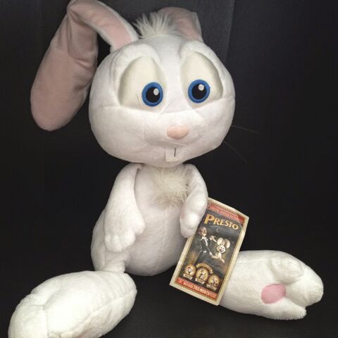 File:Presto Alec Azam Plush.jpg