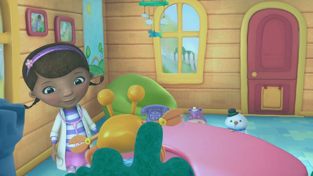 File:Hermie inside the fishtank2.jpg