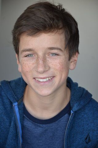 File:Skyler Gisondo.jpg