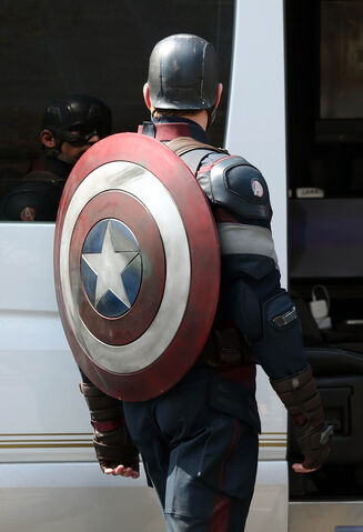 File:CA Aou Set behind.jpg