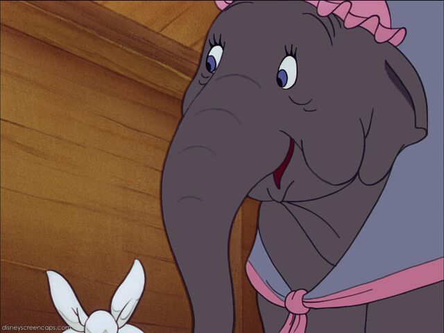 File:Dumbo-disneyscreencaps com-710.jpg