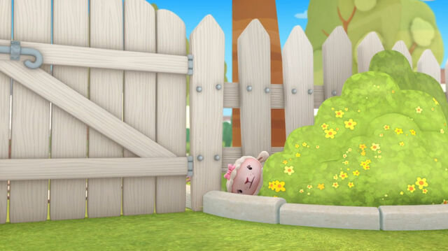 File:Lambie in the bush.jpg