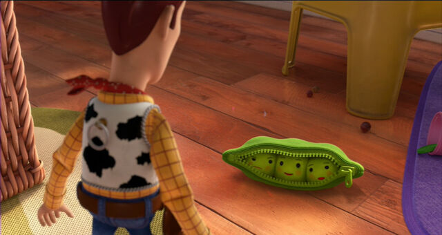 File:Peas-in-a-Pod-and-woody.jpg