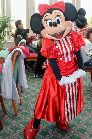 File:Minnie Poppins Inventions.jpg